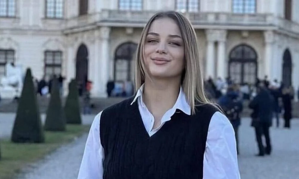 Τέμπη: Ραγίζουν καρδιές τα λόγια της μητέρας της Κλαούντια-«Έχω κάνει τατουάζ το πρόσωπο της και το φιλάω συνεχώς» (Βίντεο)